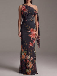 Vestido Maxi Plissado em Chiffon Preto Estampado de Um Ombro Só