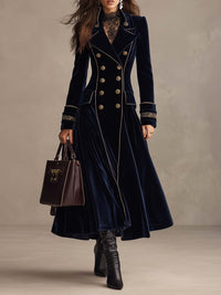 Chiara | Cappotto lungo doppiopetto in velluto blu navy con piping dorato