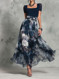 Vestido Maxi Elegante de Corte em A com Decote Quadrado e Cinto de Flores Azuis