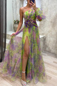 Vestido Maxi em Tule Floral Plissado com Manga de Ombro Único e Fenda