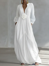 Vestido Maxi Floral Branco com Decote em V Profundo