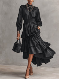 Vestido Maxi em Cetim Plissado Preto com Folhos em Camadas