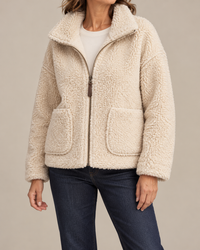 Ilda | Cappotto con collo alto e tasche arrotondate